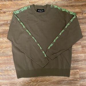 Men Royalty Sweater Size L